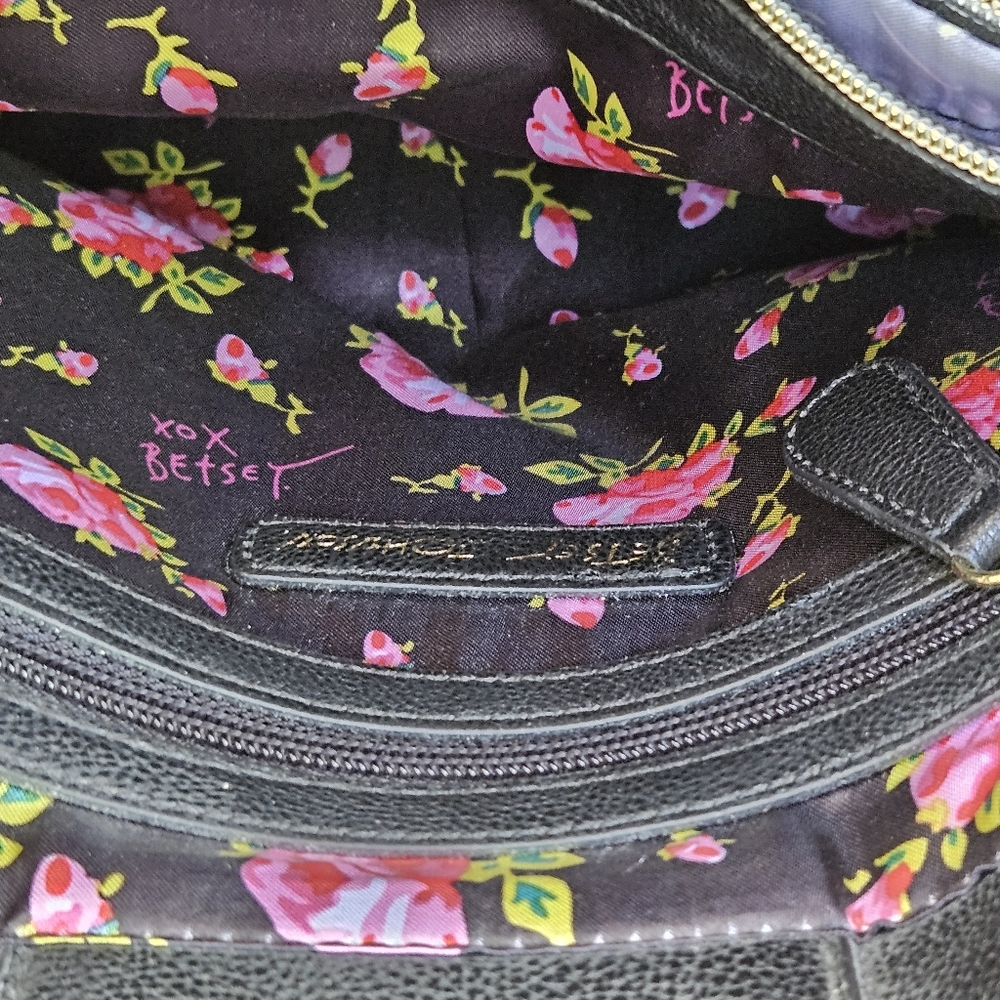 🎀Betsey Quilted Hearts Floral Studded Unique Pink & Black Shoulder Bag - EPC🎀 - Picture 12 of 14